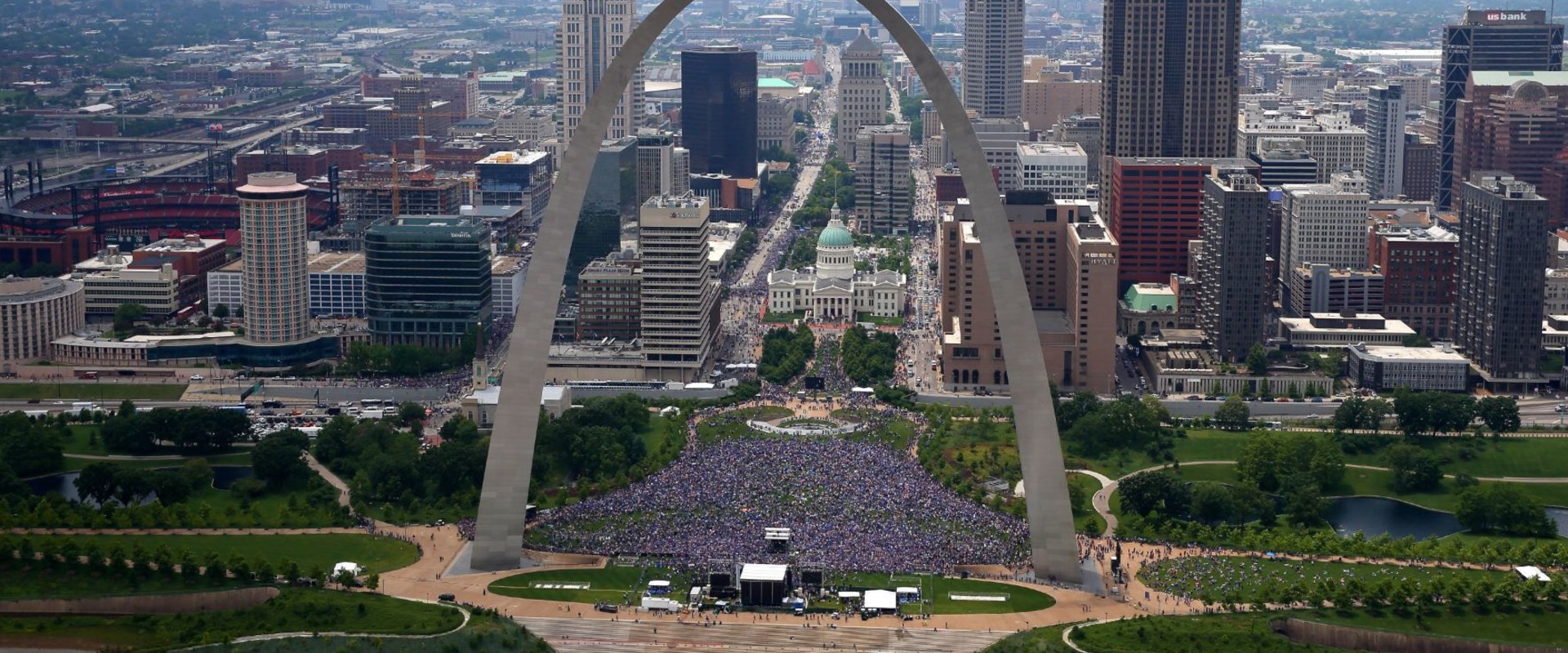 What is the Population of St. Louis, Missouri?
